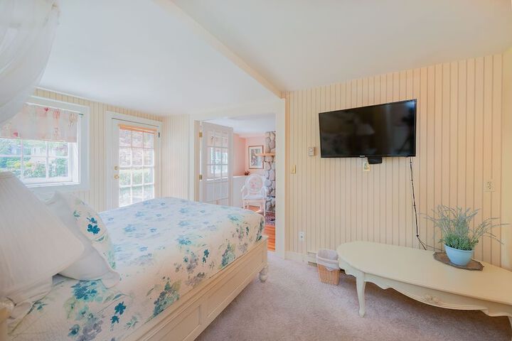 Room 33 of 63