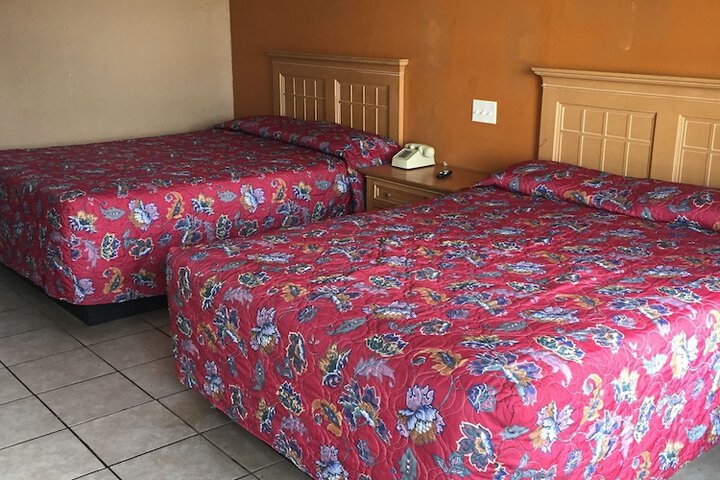 Room 13 of 20