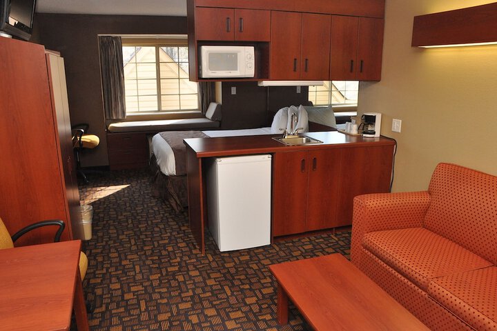 Room 10 of 34