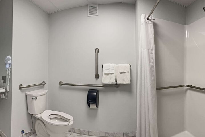 Room 17 of 44