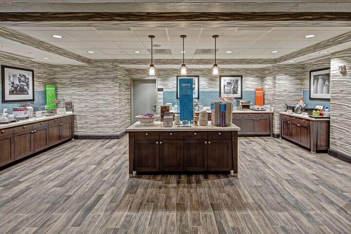 Hampton Inn & Suites Nashville / Goodlettsville