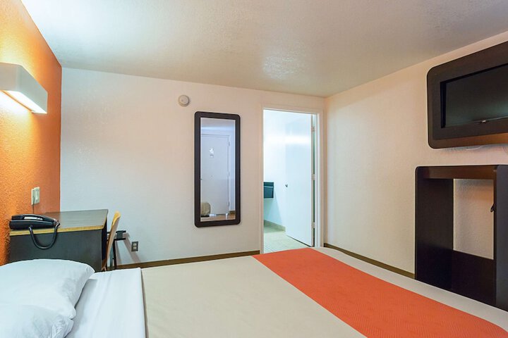 Room 25 of 30