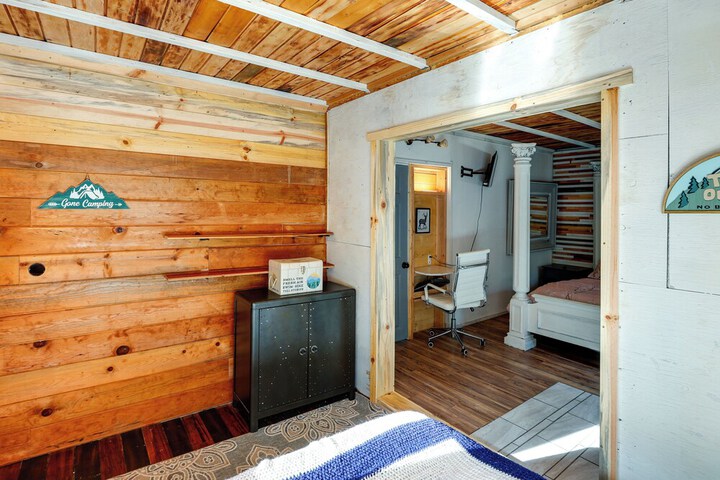 Delta Junction Rental w / Shared Pool & Hot Tub!