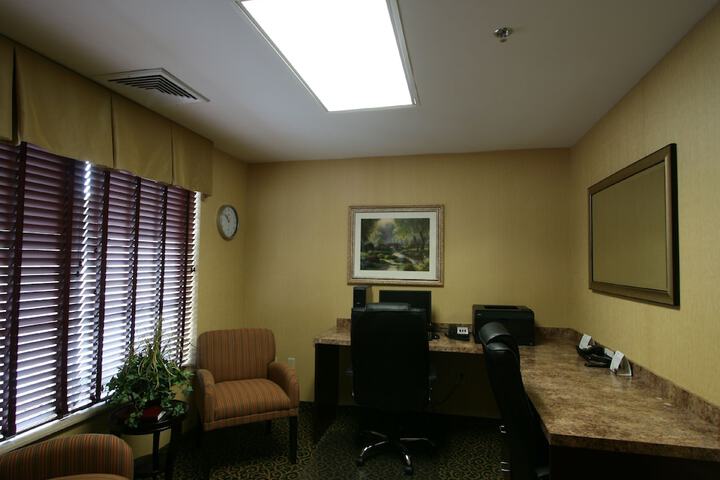 Business Center 29 of 31