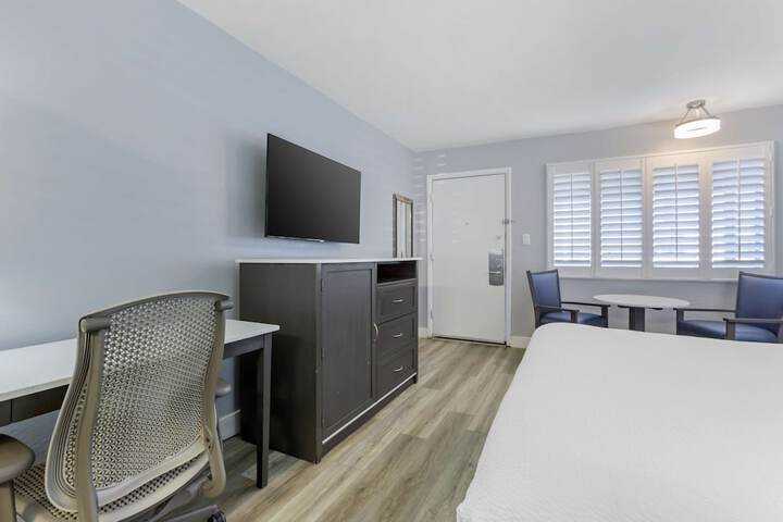 Room 15 of 32