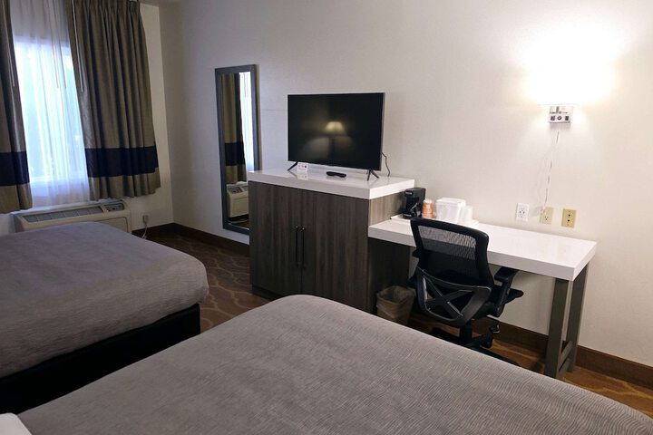 Quality Inn & Suites Longview Kelso