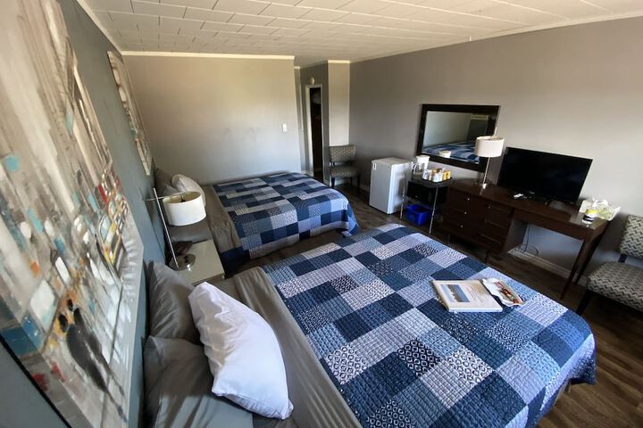 Room 52 of 102