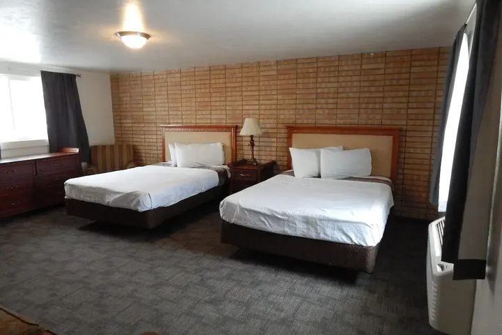 Holiday Motel