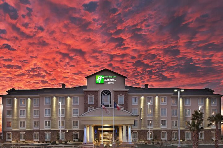 Hotel 7 of 51