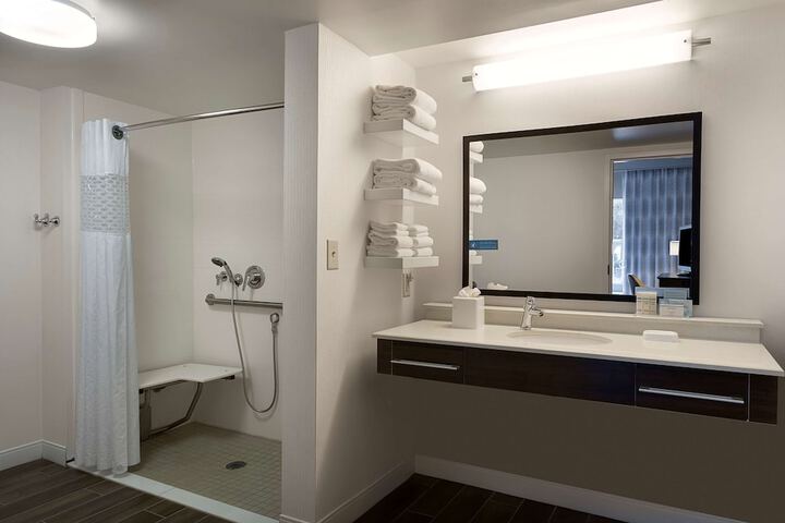 Room 14 of 36