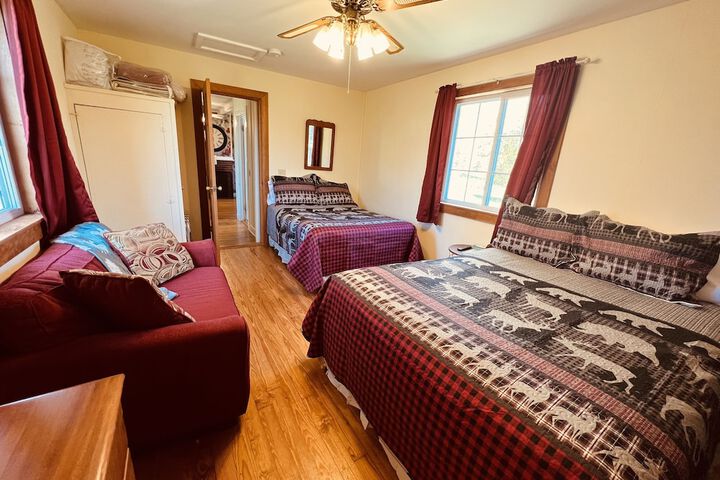 Room 102 of 177