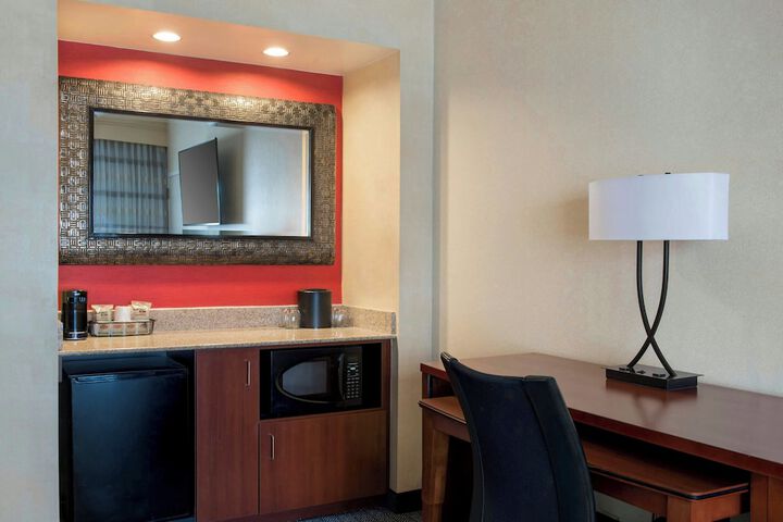 Room 16 of 28