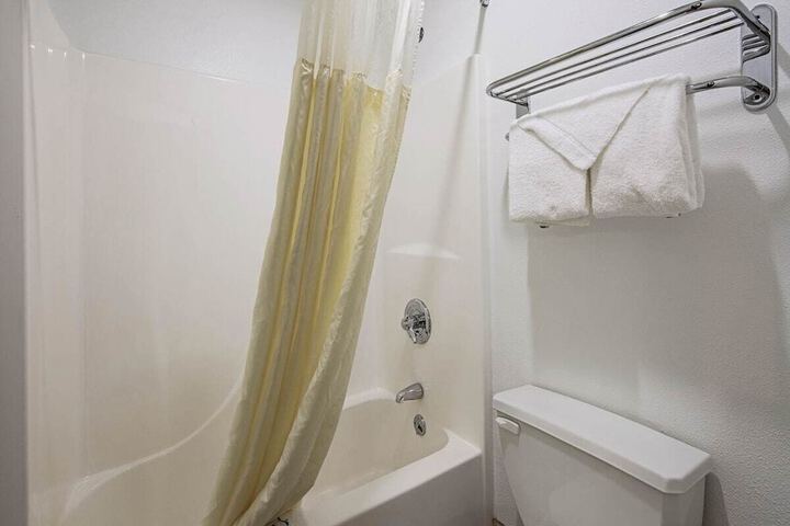 Royal Inn Suites