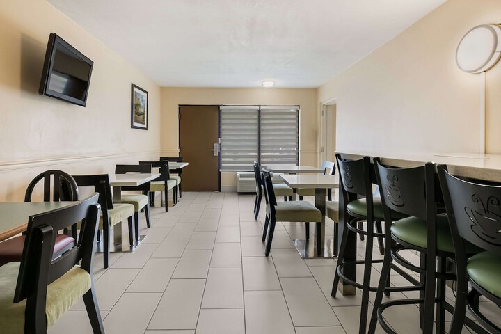 Quality Inn & Suites Mt. Chalet