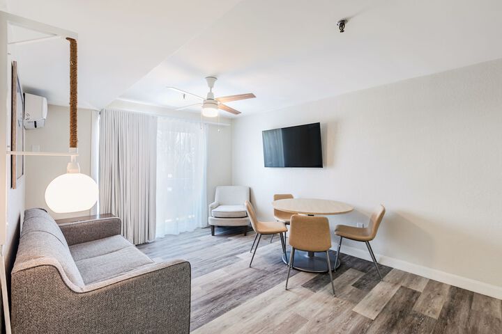 Room 42 of 82