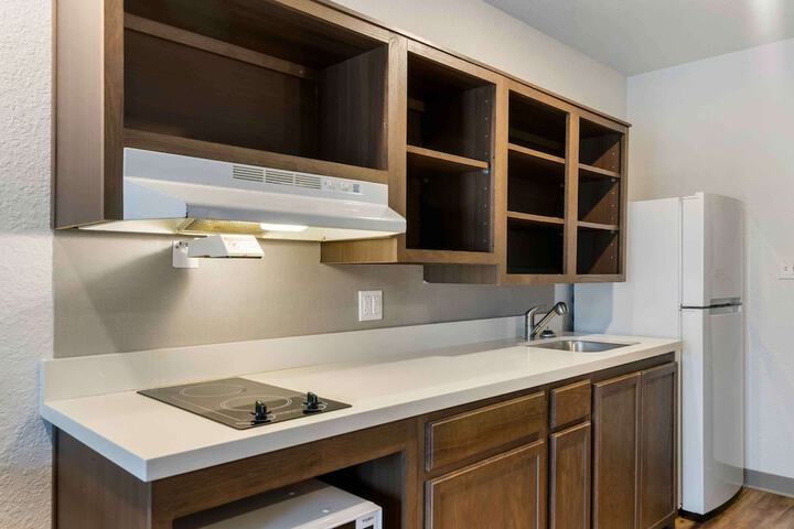 Extended Stay America Select Suites - Tampa - Northeast