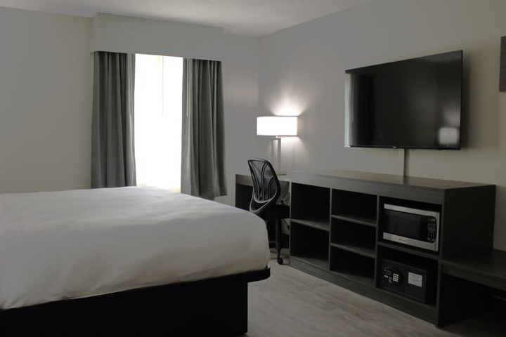 Boarders Inn & Suites by Cobblestone Hotels - Lamar