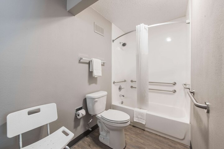 Room 15 of 26