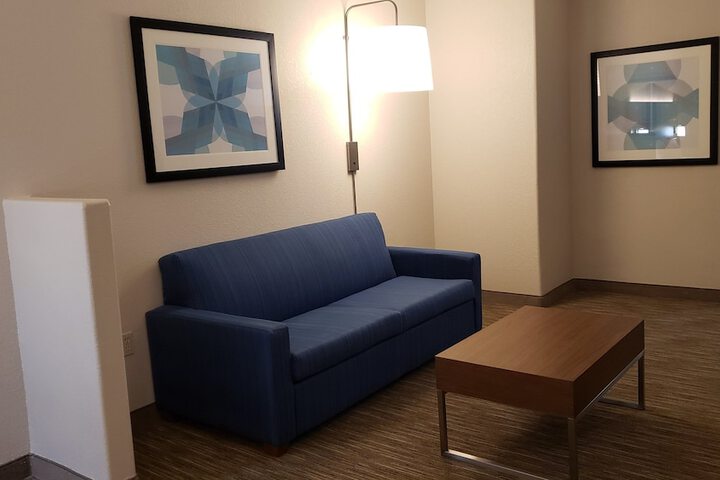 Room 25 of 47
