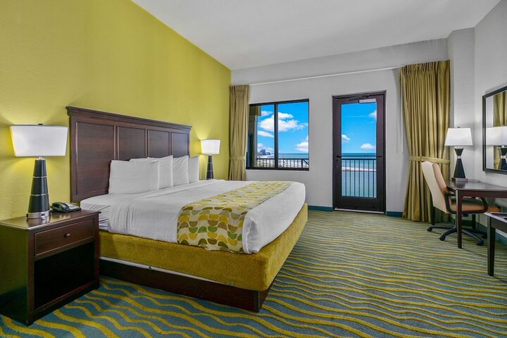 Room 93 of 141
