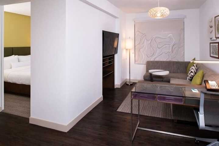 Room 17 of 38