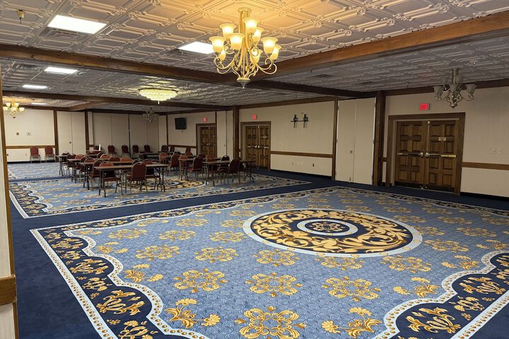 Holiday Lodge Hotel & Conference Center