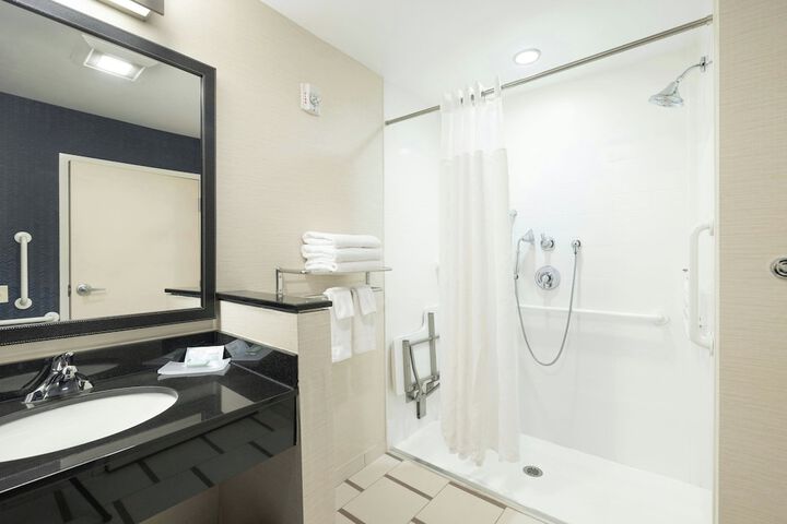 Fairfield Inn & Suites Springfield Northampton / Amherst