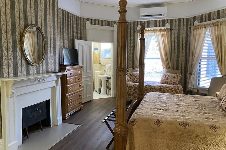 Room 21 of 48
