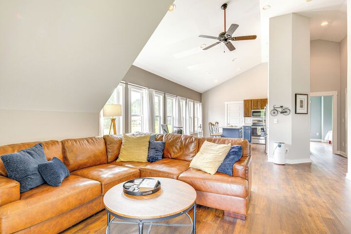 Serene Travelers Rest Apartment: 7 Mi to Downtown!