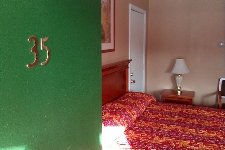 Room 54 of 66