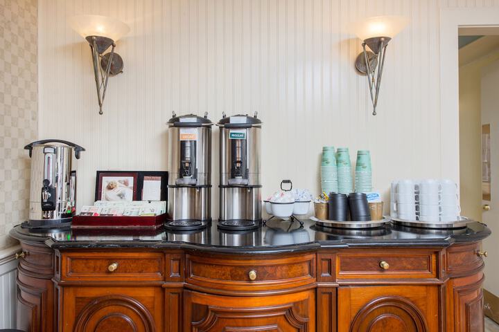 Breakfast/Coffee Service 73 of 77