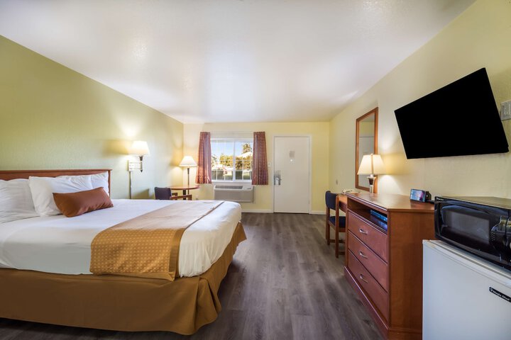 Room 18 of 30