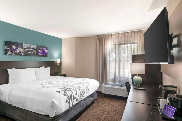 Room 15 of 34