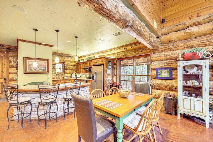 Fish Boat & Hike: Pet-friendly Cabin in Arkansas