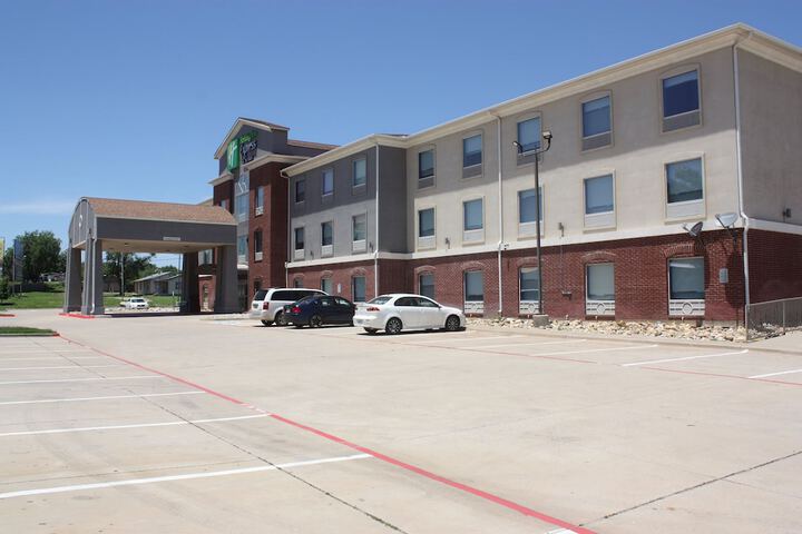 Holiday Inn Express Hotel & Suites Shamrock North by IHG