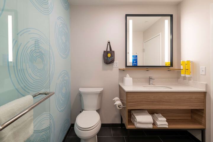 Room 15 of 46