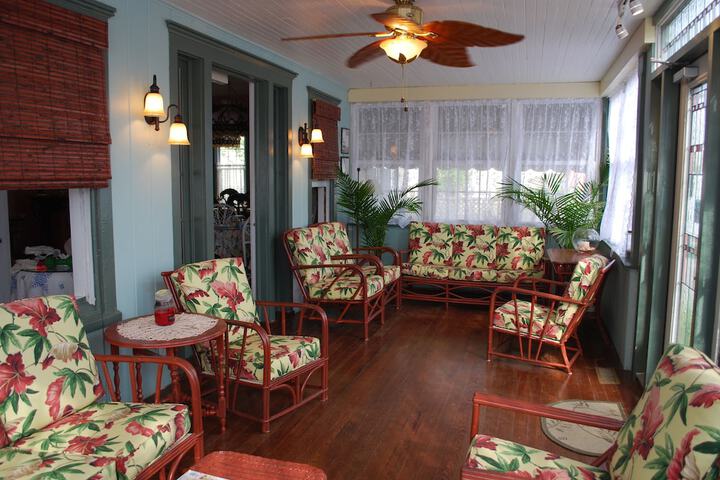 Island Guest House B & B