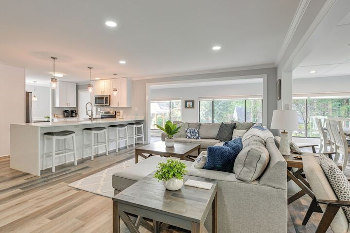 Spacious Lake Norman Retreat w / Boat Ramp!