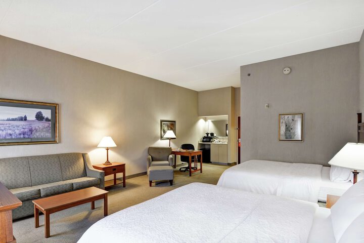 Room 17 of 40