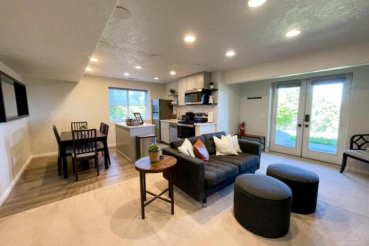 City View Retreat 2 BR 1 B