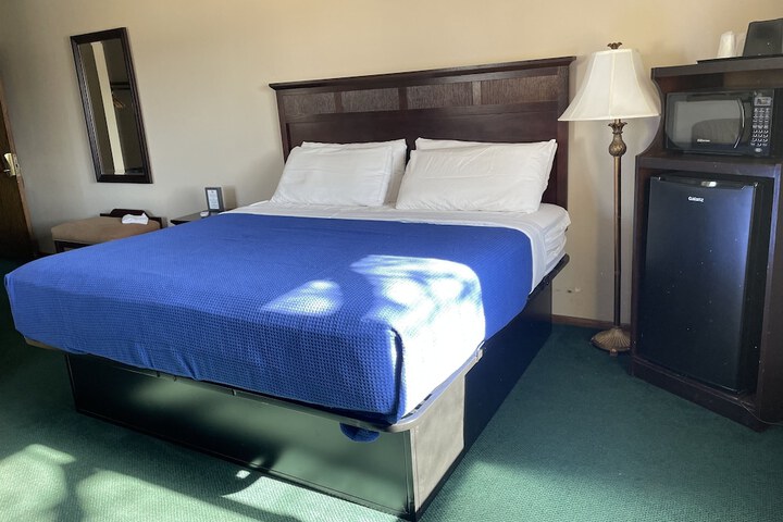 Room 17 of 24