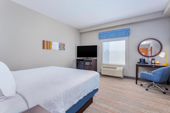 Hampton Inn & Suites Parkersburg Downtown