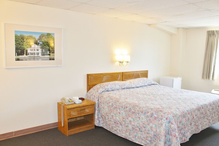 Room 32 of 38