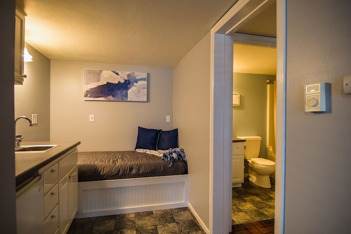 Room 80 of 144