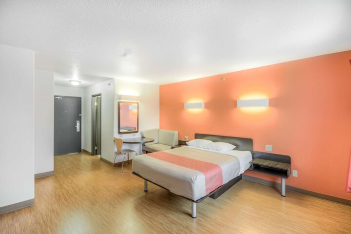 Room 40 of 93