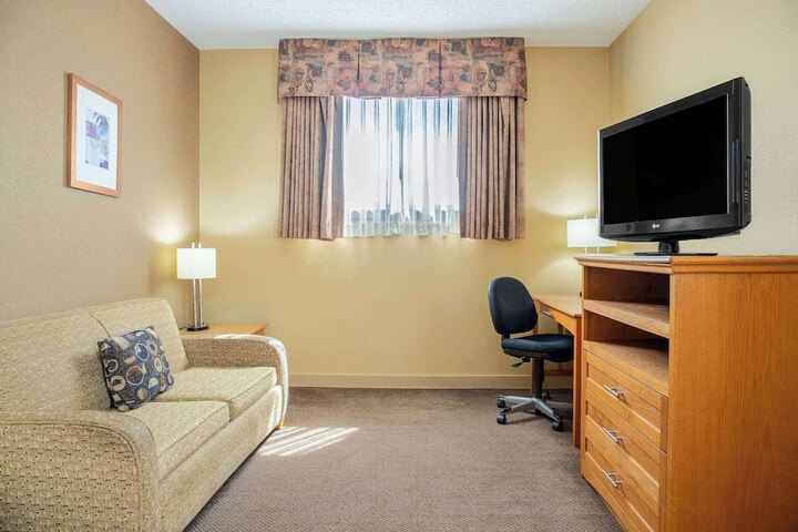 Room 28 of 56