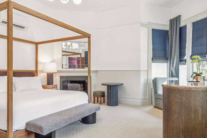 Room 21 of 52