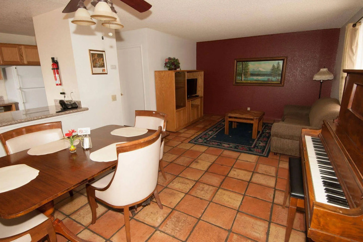 SUNNYVALE GARDEN SUITES HOTEL 29 PALMS A