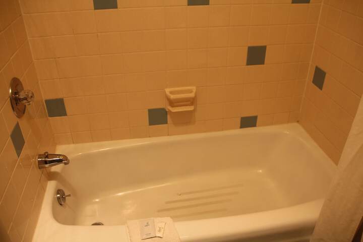 Room 14 of 28