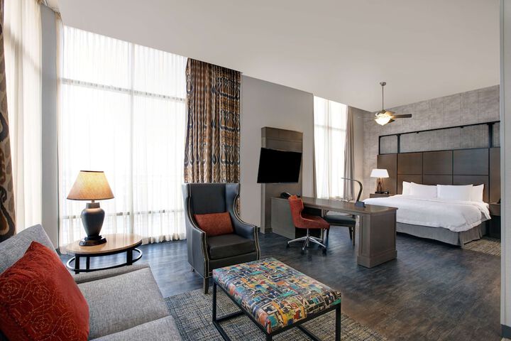 Room 33 of 60